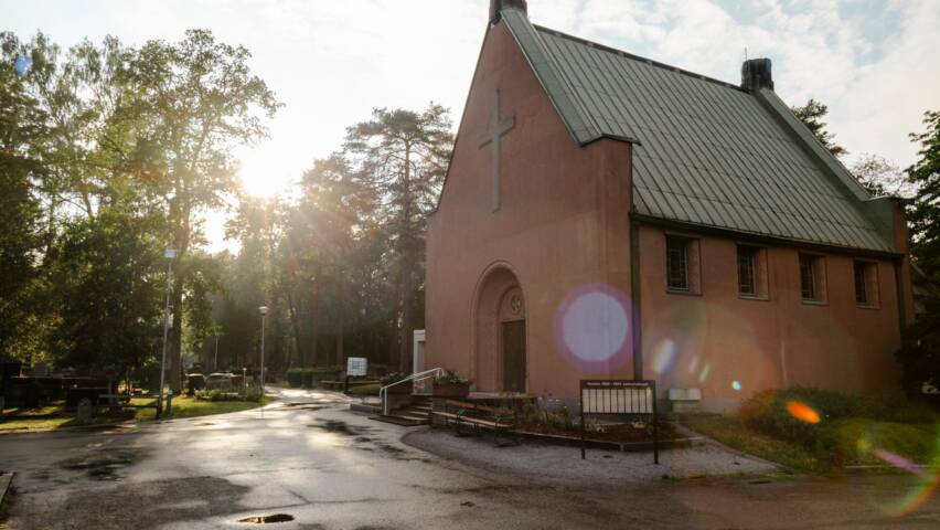 Ahveniston kappeli ulkoa.