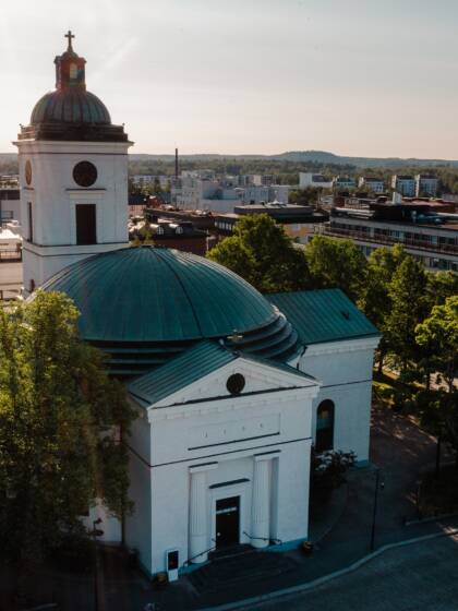 Hämeenlinnan kirkko ulkoa.
