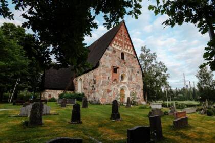 Vanajan keskiaikainen kivikirkko.