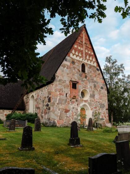 Vanajan keskiaikainen kivikirkko.