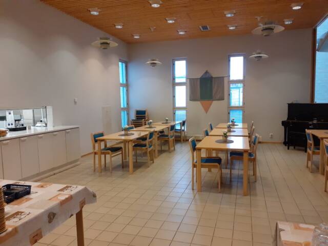 Jukolan Lintukodon kahvio.