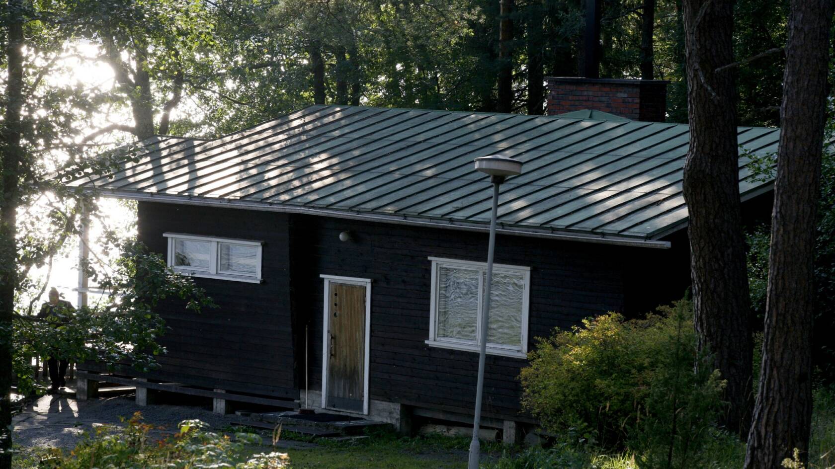 Loimalahden leirikeskuksen rantasauna ulkoa.