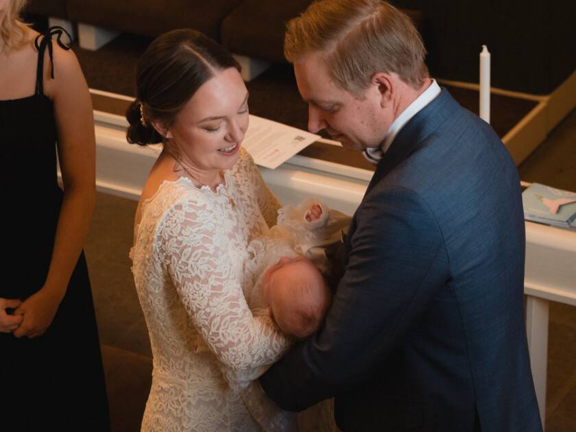 Kasteen yhteydessä vanhemmat pääsevät myös näppärästi vihille.