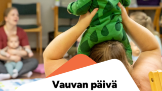 Vauva istuu äidin pään päällä